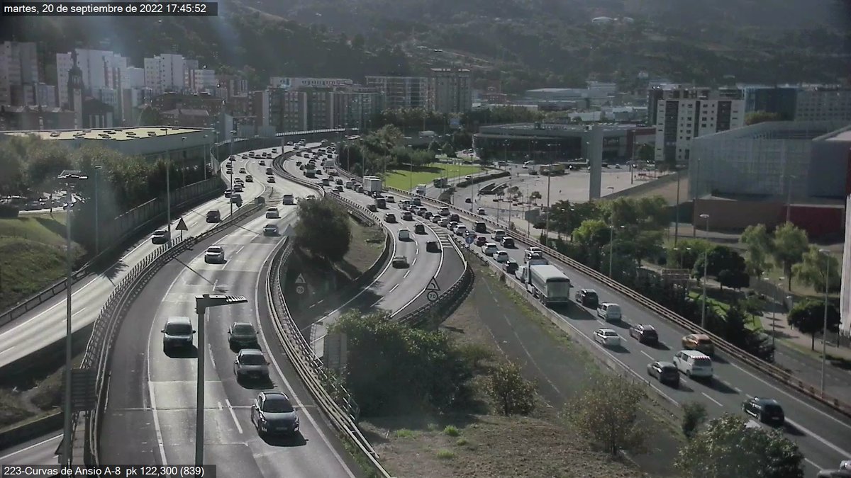 🚗🚛 Kamioi eta kotxe baten arteko #Istripua #A8 Km 124 #Barakaldo-n Kantabriako…