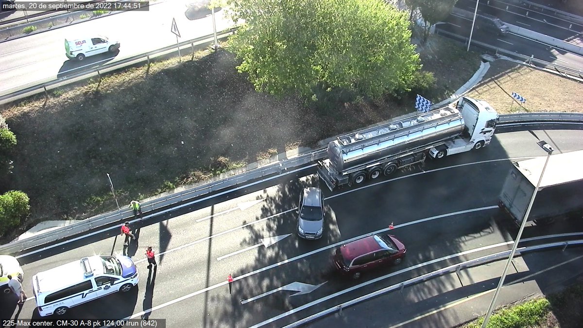 🚗🚛 Kamioi eta kotxe baten arteko #Istripua #A8 Km 124 #Barakaldo-n Kantabriako…