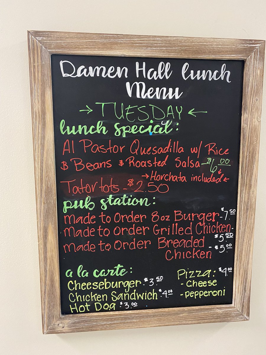 StIgnatiusQuest's tweet photo. BBQ Chicken vs Quesadilla
Whatโs your pick?!?
#quest #QuestFoodIsTheBestFood #TullyHall #DamenHall #SaintIgnatius #Lunchtime https://t.co/70wBJo7QIx