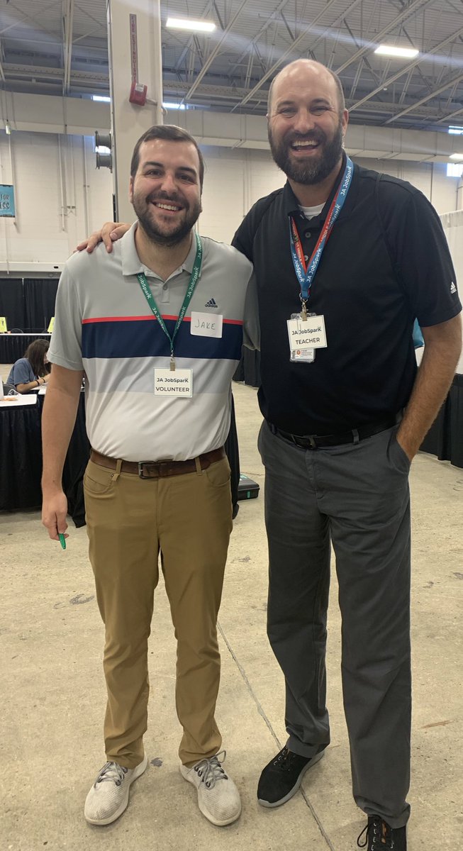 Thrilled to see a former student &amp; a former student leader all grown up! He is still leading &amp; serving others. Student Activities make a difference &amp; grow students into community minded adults. #DifferenceMakers