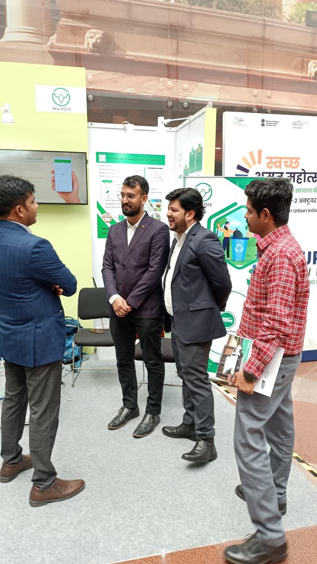 GVMC_VISAKHA's tweet photo. ADC Sri V Sanyasi Rao along with core team members of GVMC attended swachhata startup Conclave and visited top 30 startup stalls from all over india.

#VizagSaysNotoPlastic 
#SwachhSurvekshan2023 
#SwachhSurvekshan2023Visakhapatnam https://t.co/y8vT8SAbog