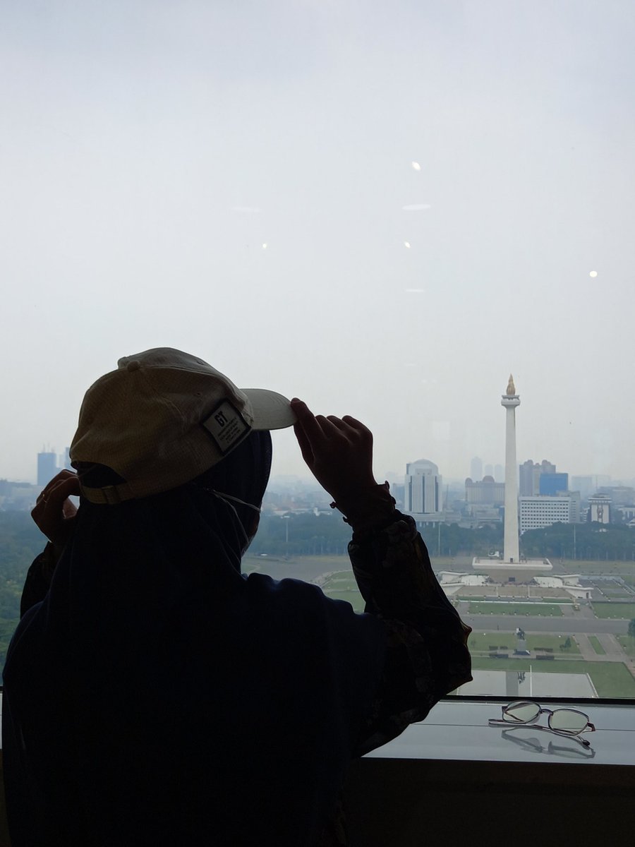 rantiadee's tweet photo. Sejauh-jauh mata memandang
Sedalam-dalam hati merasakan
Hanya setitik debu yang tertuang
Dalam syair pujian.

#taffakur https://t.co/ixedglzbP8