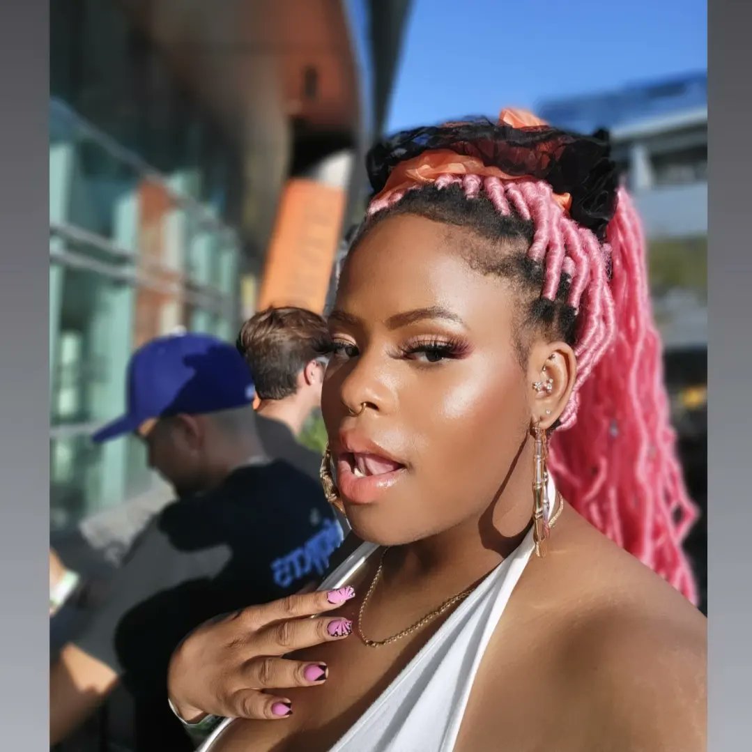 depressedtitz's tweet photo. bitch I'm attractive 🤸🏽‍♀️✨️ https://t.co/PHmUljYpgO