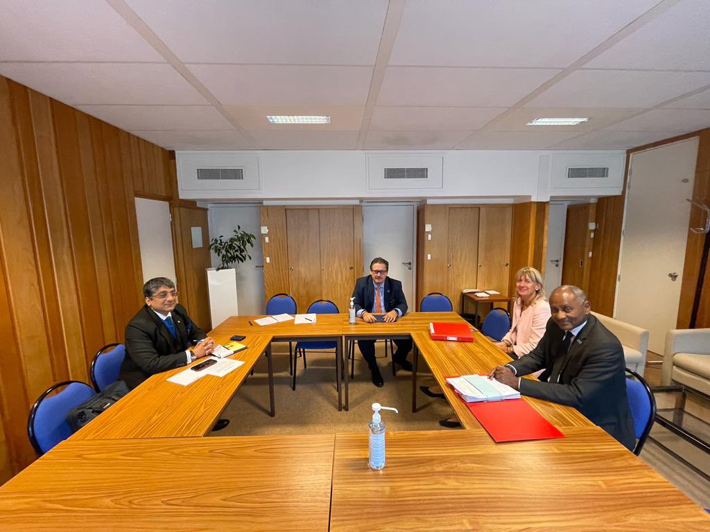 VishalVSharma7's tweet photo. Discussed with #UNESCO’s ADG/PAX (Programmes &amp; External Relations) Mr. Firmin Matoko,  #FACommission issues related to budget, field office network, HR issues pertaining to his sector. Discussed InnovativeHR. #EB215 #FAComm https://t.co/tn6KgvsXHO