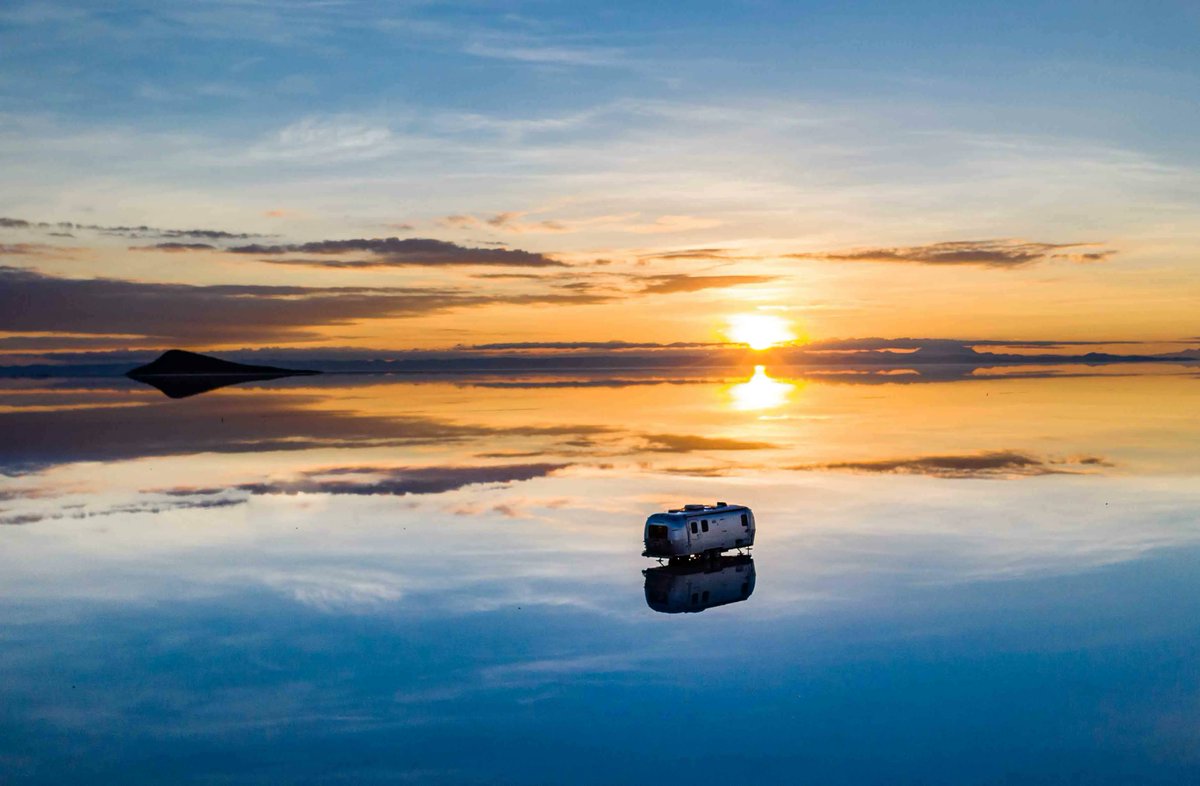 AmericasPartner's tweet image. Are your clients looking for a luxury experience in Bolivia?
Why not send them on a deluxe airstream camper adventure around Bolivia, exploring the colorful lakes, Uyuni salt flats, hidden villages and the living culture.
#bolivia #airstreamcamper #luxuryadventures #crillontours