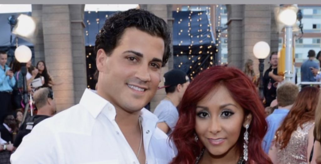 TeenMomNextChap's tweet photo. #BreakingNews ‘DIVORCE!!?!’ #JerseyShore star Snooki’s husband FINALLY CONFIRMS what’s going on 😳💔 https://t.co/D1Mzh0as0j https://t.co/UcKFvZ7bC7