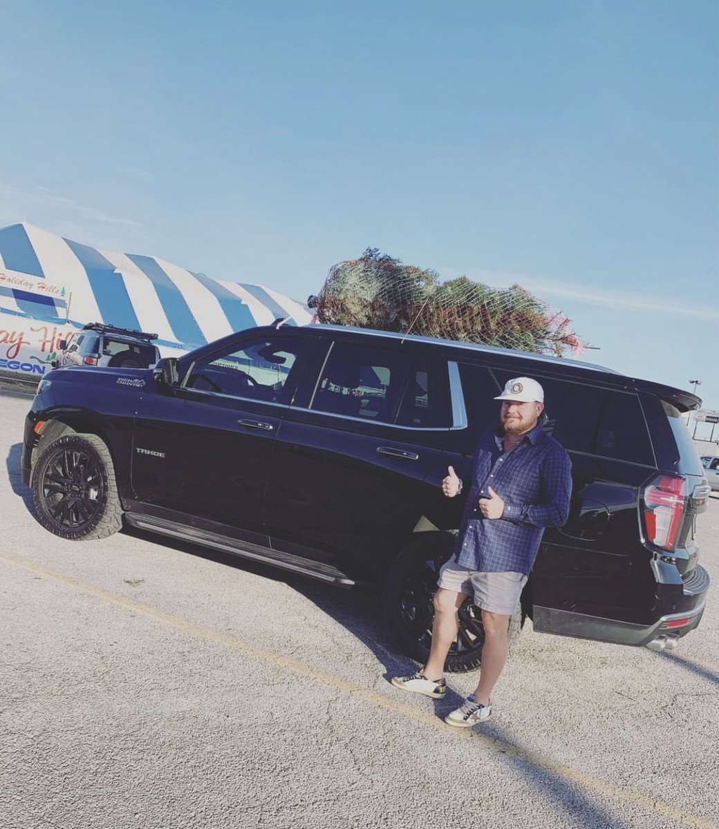 randyrogersband's tweet photo. My Tahoe is looking good today on our way to the @ComalCountyFair! Love taking the family to the Fair every year!
If you’re looking for a ride like mine, check out @ValMark_Chevy in New Braunfels.
#ComalCountyFair #Chevy #Chevrolet #Tahoe #ChevyTahoe #ValMark #ValMarkChevy https://t.co/K6uPnyYDJD