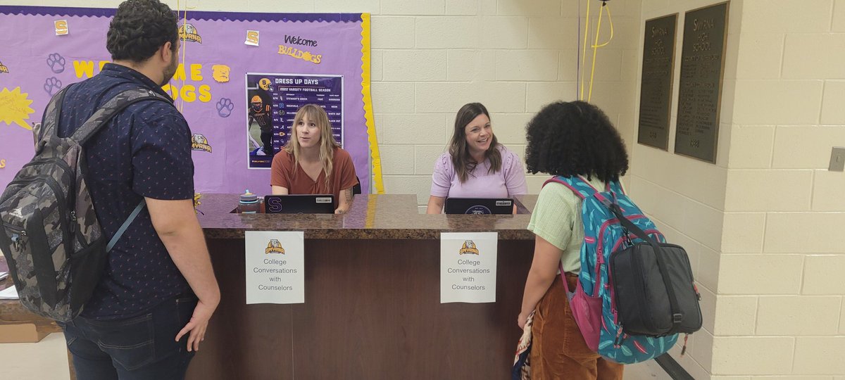 shscounselors88's tweet photo. Celebrating #tncollegeappweek by hosting college conversations with counselors during all 4 lunches Tuesday and Thursday! @SmyrnaBulldog #onlyoneshs https://t.co/QJdIDzjbt1