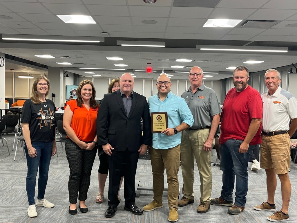 District 156 board of education members honored 2022 <a href="/Teach_Golden/">Golden Apple</a> recipient Otto Corzo during Monday's board meeting.
He is one of 10 teacher Golden Apple award-winners in Illinois!
Congratulations to <a href="/Sr_Corzo/">Otto Alejandro Corzo</a>!
dist156.org/article/743568
