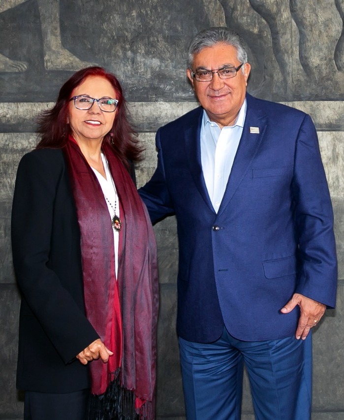 SECC40CHIAPAS's tweet photo. #SNTEconMéxico 👩‍🏫🇲🇽👨‍🏫

🔴 Acuerdan #SNTE 📚 Mtro. Alfonso Cepeda Salas y @SEP_mx 🏢 Mtra. @Letamaya instalar mesas de trabajo para analizar y construir respuestas a temas pendientes, así como a planteamientos del magisterio 👨‍🏫

Nota 👉 https://t.co/zoJh1sLfl5 👈 https://t.co/jpMqT0pd8S