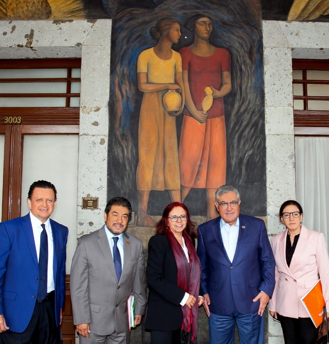 SECC40CHIAPAS's tweet photo. #SNTEconMéxico 👩‍🏫🇲🇽👨‍🏫

🔴 Acuerdan #SNTE 📚 Mtro. Alfonso Cepeda Salas y @SEP_mx 🏢 Mtra. @Letamaya instalar mesas de trabajo para analizar y construir respuestas a temas pendientes, así como a planteamientos del magisterio 👨‍🏫

Nota 👉 https://t.co/zoJh1sLfl5 👈 https://t.co/jpMqT0pd8S