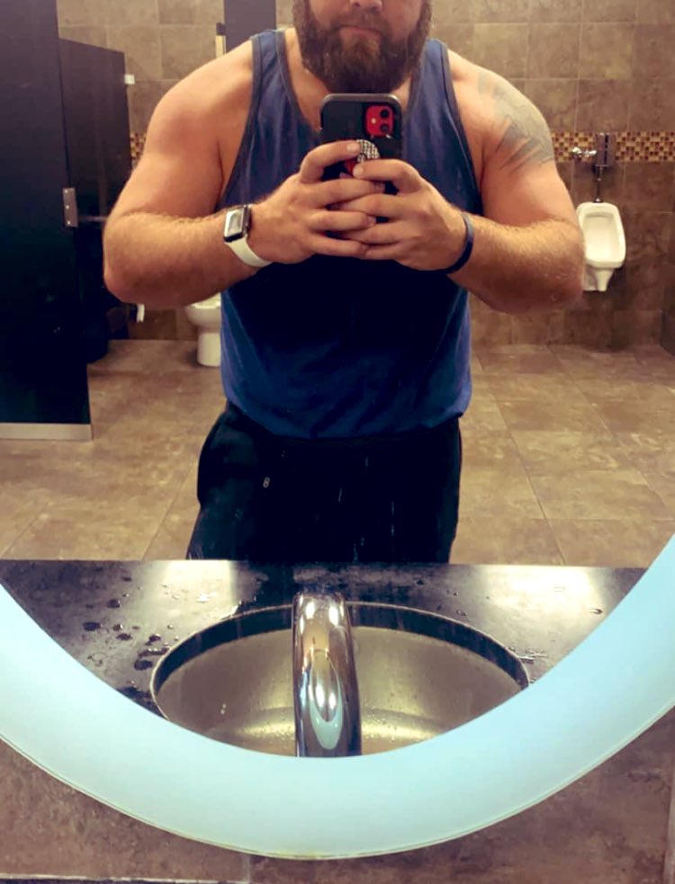 bearded_daddy9's tweet photo. Could use a rub down after today check Bio for onlyfan link https://t.co/Pdd0zeAyZ5