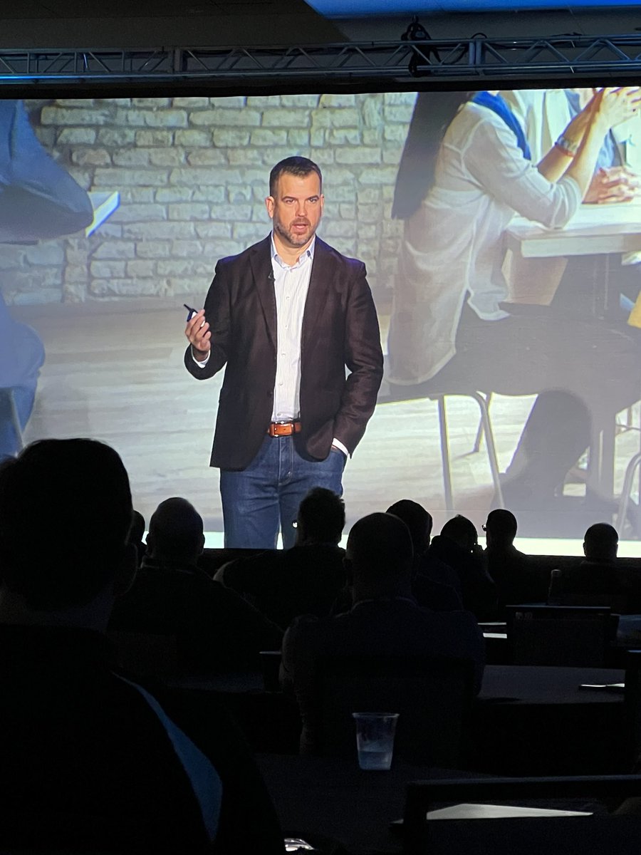 tdalbright's tweet photo. Microsoft, @Crestron talking the next evolution of work. #modernworksummit2022 https://t.co/NY7mx8NBCm