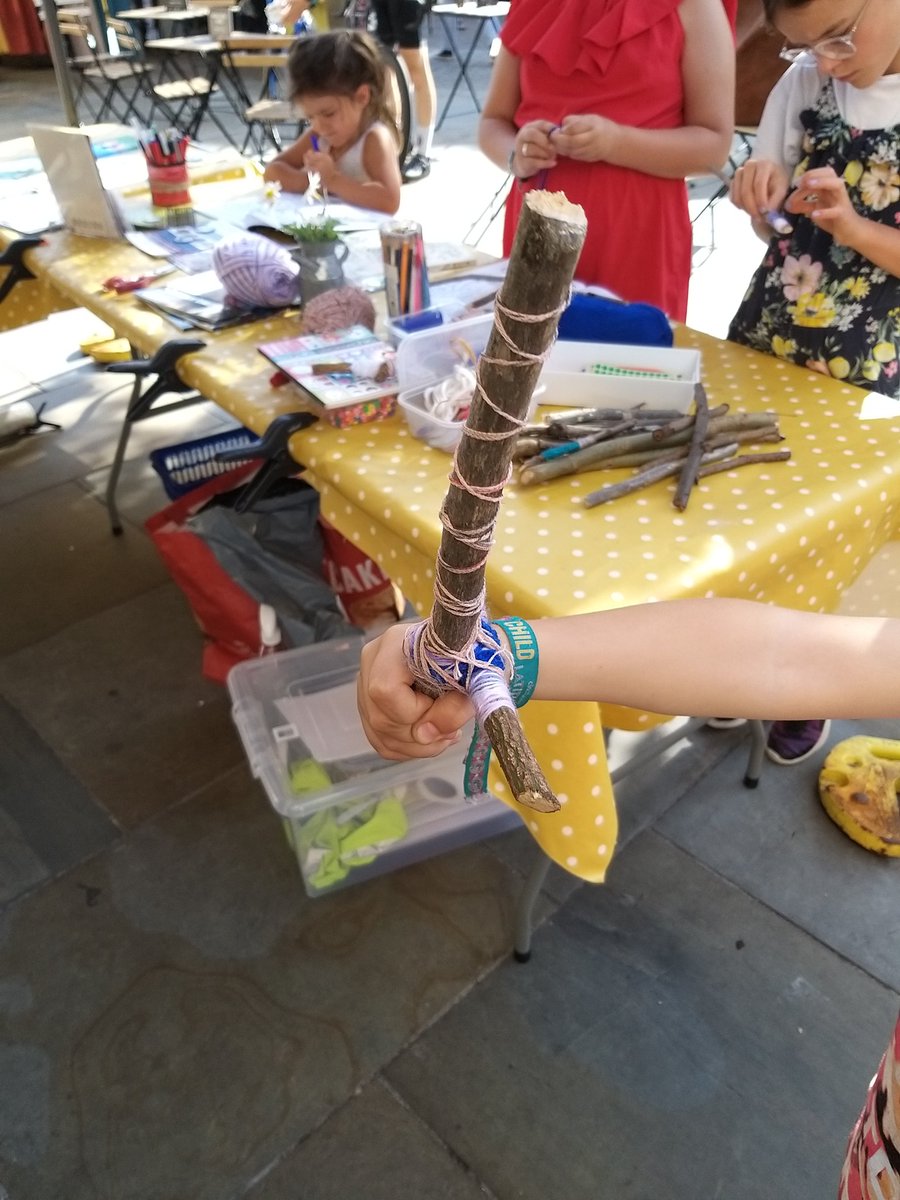 HHcommunitytent's tweet photo. We are back at @hernehillmarket after a summer break. Last week we had sticks and wool wrapping... with a bit of imagination... we made swords, magic wands and a pick axe! Join us every other week for free kids arts and craft activities ✂️🎨🖌 
#hernehill #se24 #southlondon https://t.co/qt8GmsKtlS