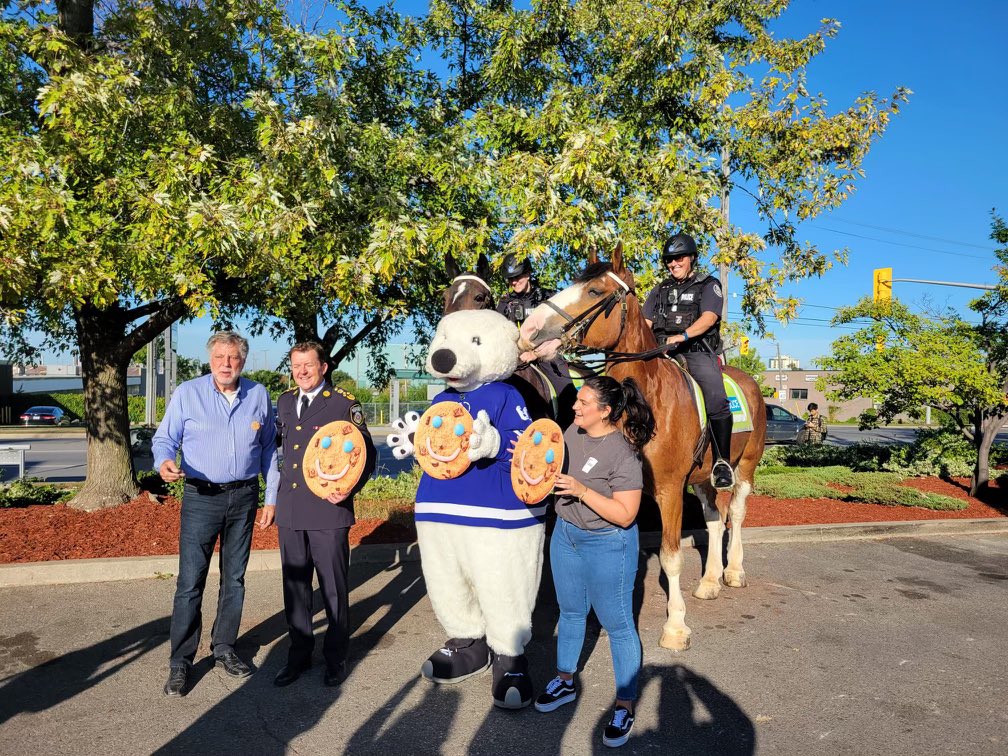 TPSMounted's tweet photo. Many special people (and horses) out today to kick off @TimHortons #SmileCookie fundraiser. 💯 of the $ go 2 local charities. Carleton the Bear and Canada’s most decorated Olympian @OleksiakPenny was out to help #PHDraper and #PHDavis sell some cookies #cookiesmakeyouswimfaster https://t.co/UFeXUYip9c