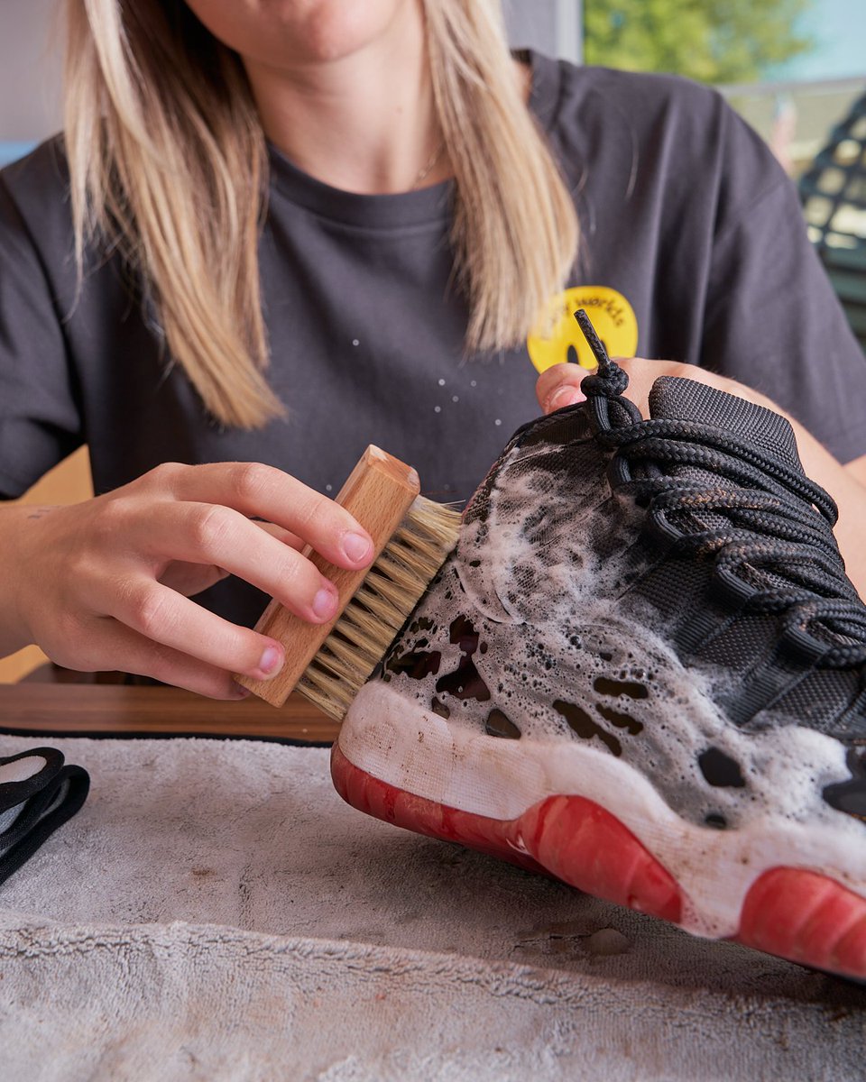 Reshoevn8r tweet media