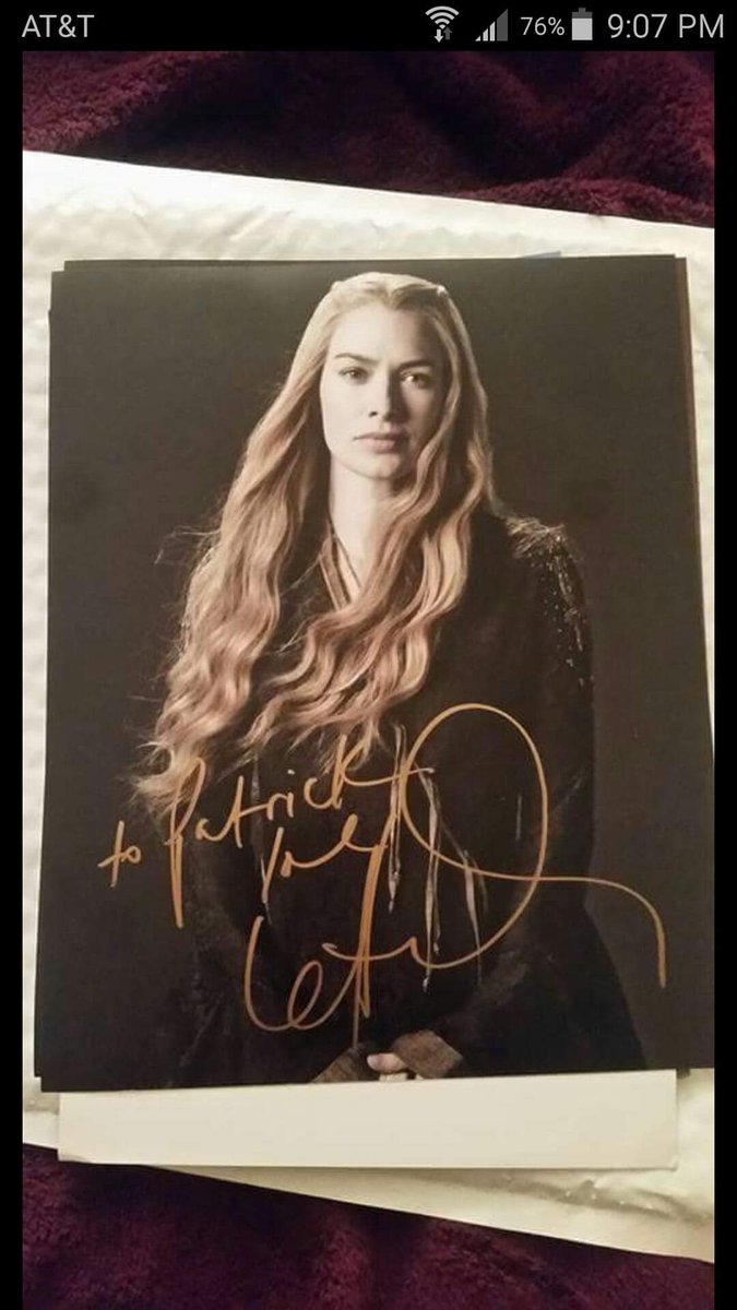 patrickgreen29's tweet photo. @KaceyKadoodles The day I got to meet a member of House Lannister in Detroit! #LenaHeadey #CerseiLannister https://t.co/T2c7bNdm1a