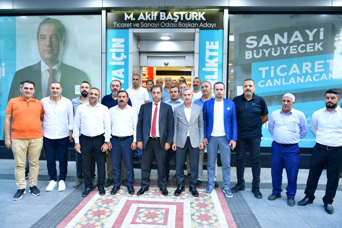 Malatya Ticaret ve Sanayi Odası seçimleri öncesi Başkan Adayı M. Akif Baştürk'ün seçim irtibat bürosunu ziyaret ederek hayırlı olsun dileğinde bulunduk.