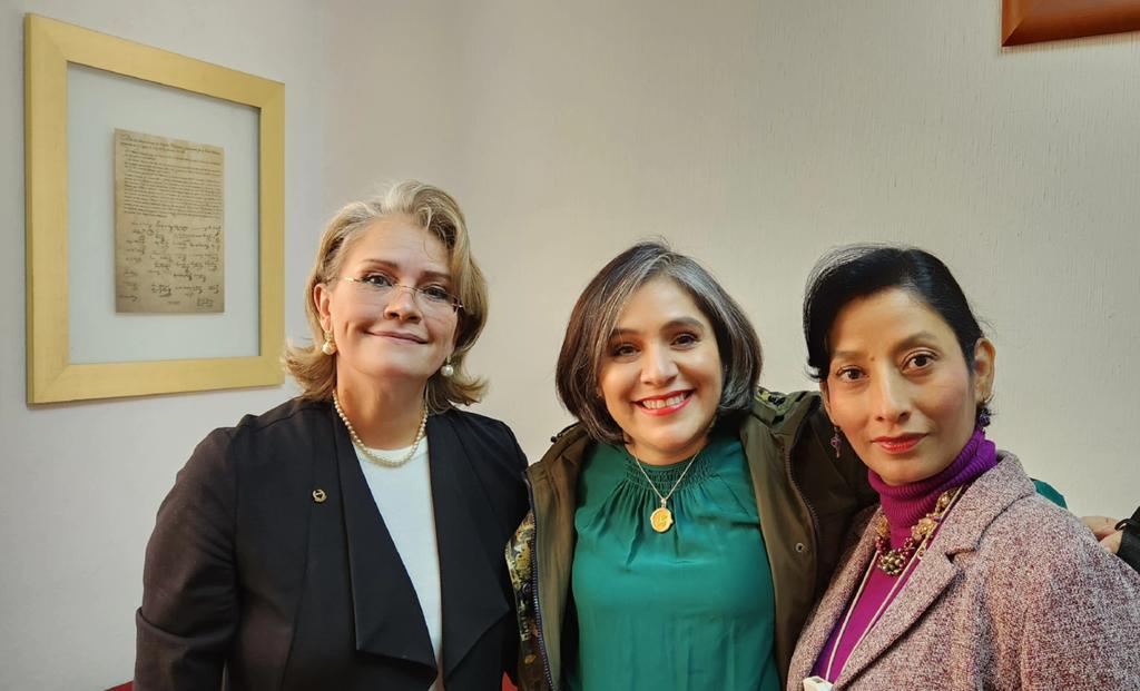 Con dos grandes amigas!! Macarita Elizondo y Sandra Morales #MujeresquemuevenaMexico