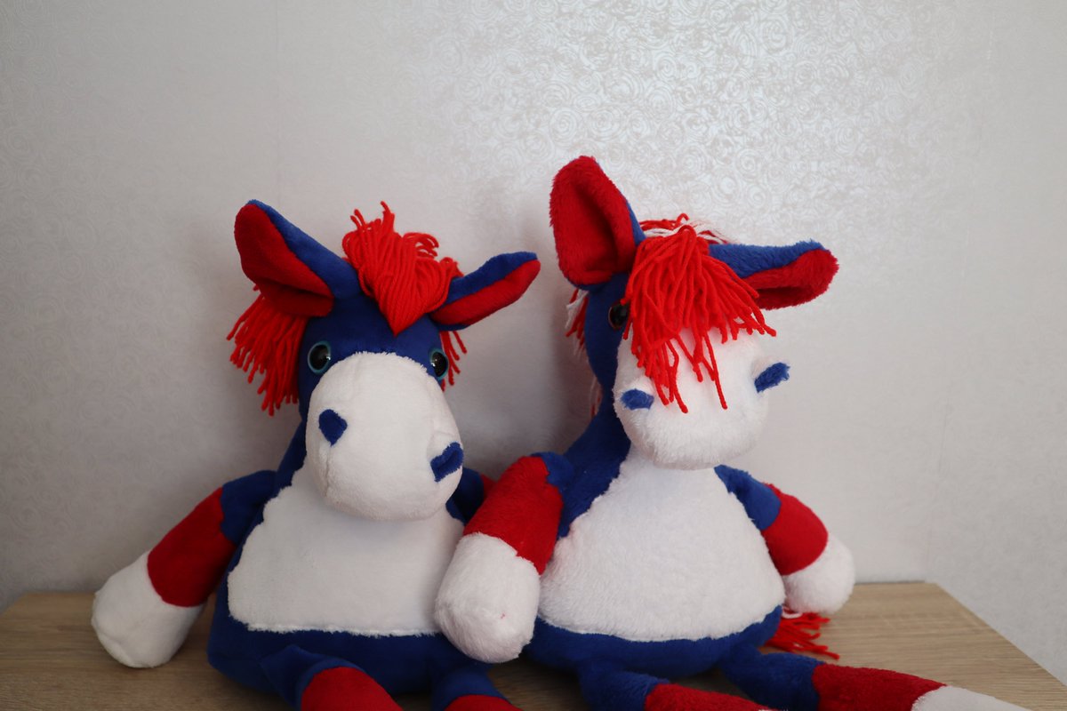 DragonSews's tweet photo. @makeandsewtoys Not a M&amp;ST pattern, but I had fun making these Jubilee Horse plushies in the summer even if I did have to resort to hand stitching some of the seams where it was too bulky for my sewing machine to approve of! https://t.co/gN3ZpKpIiK
