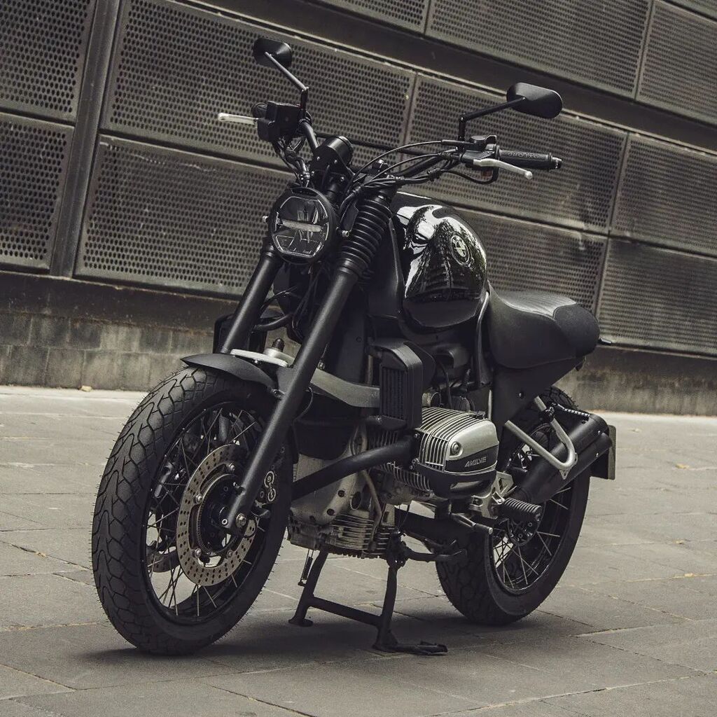 Rad is the new black! Go Rad and get into the dark! Una de nuestras ultimas creaciones. BMW R850R de 1998 al mejor estilo tracker scrambler! Quieres ver más? comenta! ✊💨💨💨

#bmwmotorrad #bmwgsfans #spiritofgs #makelifearide #bmwr1250gs #bmwr1250gsa #… instagr.am/p/Ciu_JelA3VZ/