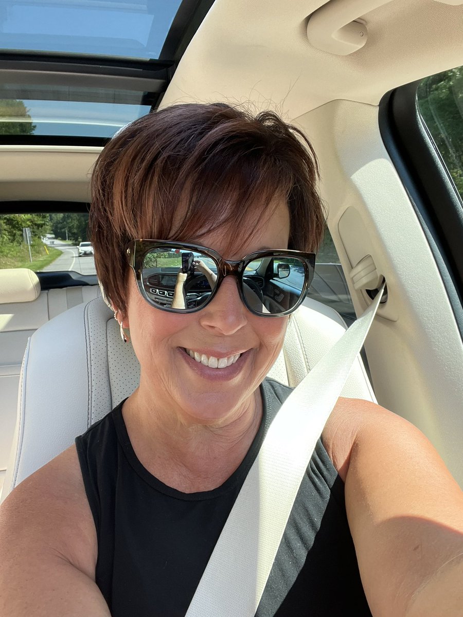 Kerri 🌊💙🌊💙🏳️‍🌈💛🖤 🌈 tweet media