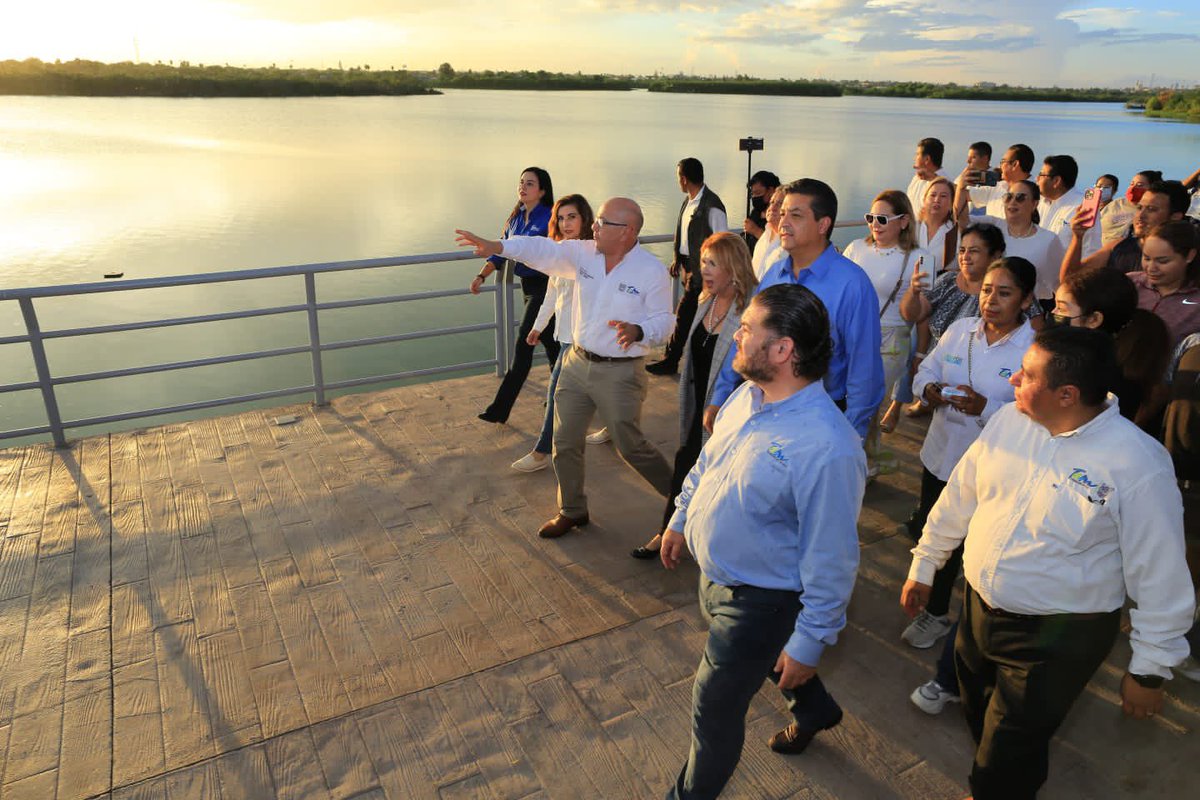 estrella_gil's tweet photo. Día importante para los Reynosenses se vivió la tarde de ayer, en donde tuvimos la oportunidad de acompañar al Gobernador @fgcabezadevaca a la inauguración del Malecón La Escondida #TamCrece #Reynosa https://t.co/J8RXA0jLAR
