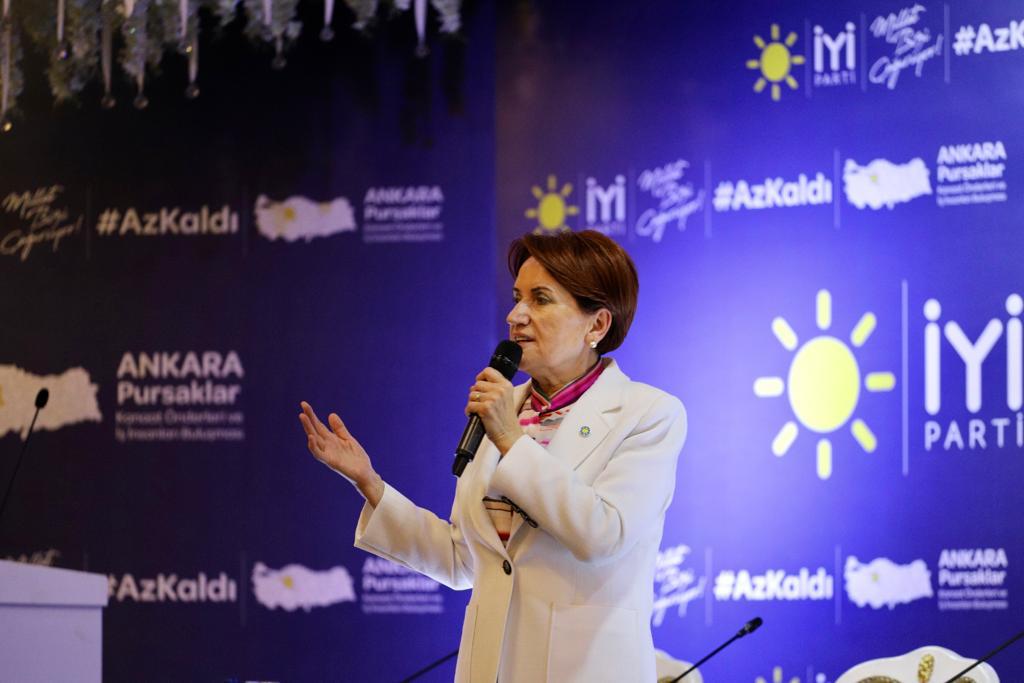 UmitDikbayir's tweet photo. Genel Başkanımız Sayın @meral_aksener, Ankara Pursaklar'da bölgemizdeki kanaat önderleri ve iş insanlarımızla birlikte istişarede bulundu.

Milletimizle el ele, kol kola, her gün büyüyerek iktidara yürüyoruz.

İlk seçimde huzura kavuşacağız, #AzKaldı. https://t.co/O8ugB3dgxv