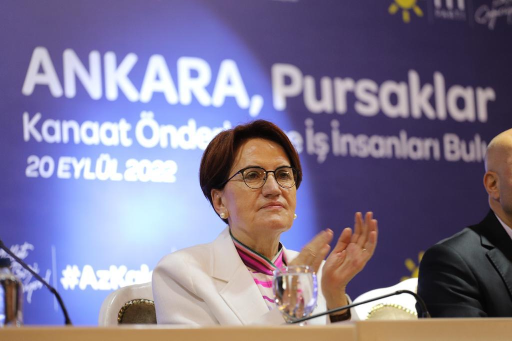 UmitDikbayir's tweet photo. Genel Başkanımız Sayın @meral_aksener, Ankara Pursaklar'da bölgemizdeki kanaat önderleri ve iş insanlarımızla birlikte istişarede bulundu.

Milletimizle el ele, kol kola, her gün büyüyerek iktidara yürüyoruz.

İlk seçimde huzura kavuşacağız, #AzKaldı. https://t.co/O8ugB3dgxv