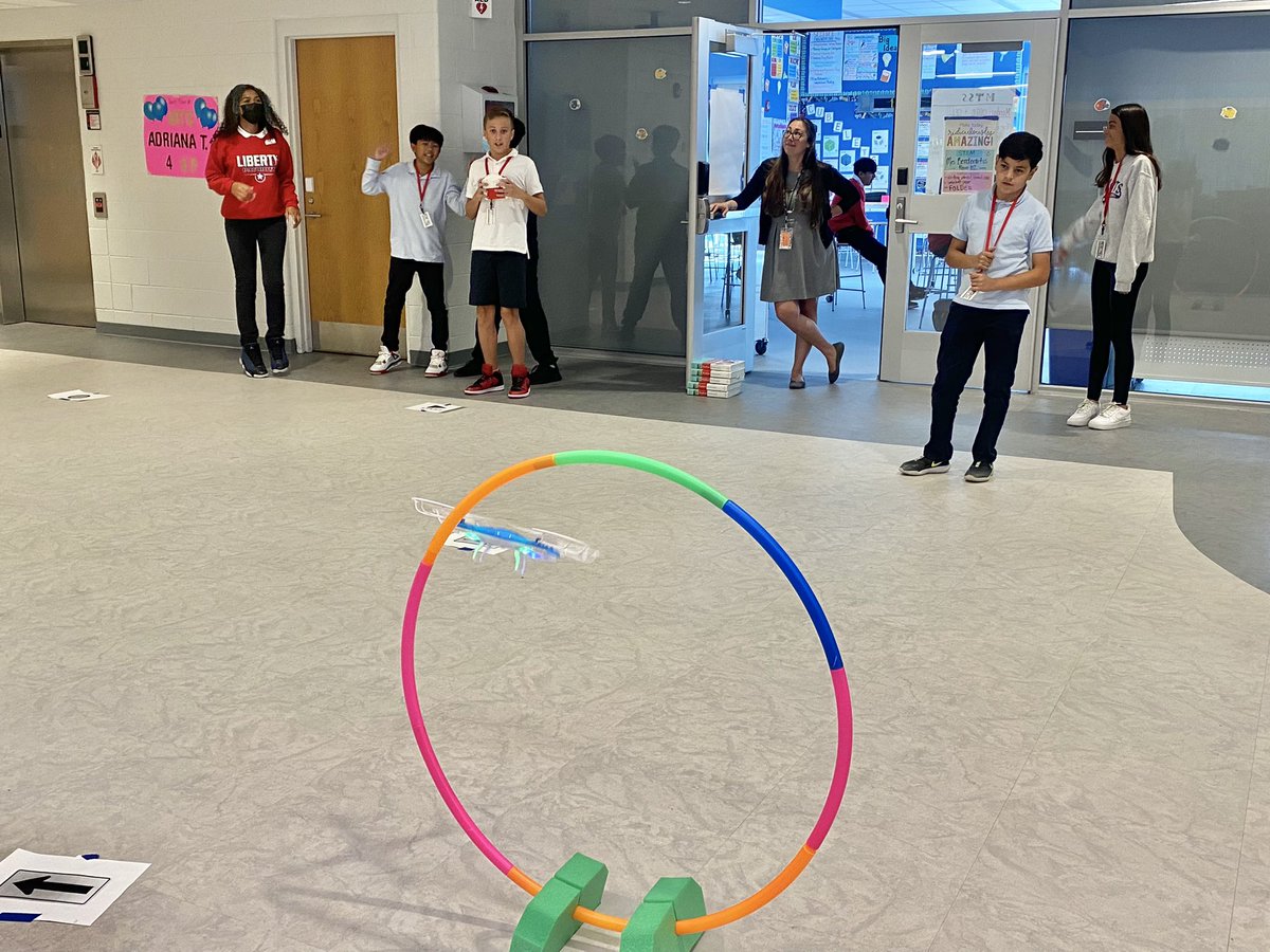 SusanT1220's tweet photo. Flying obstacle course in STEM with Mrs. Bendoraitis! @jh_sd111 https://t.co/5ppvh5dhsV