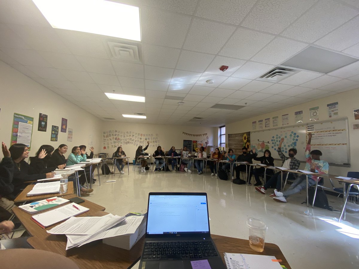 katonadaniels's tweet photo. So eager to share during our first Socratic Seminar this year! 🤩 https://t.co/1ns1L0Yrfi