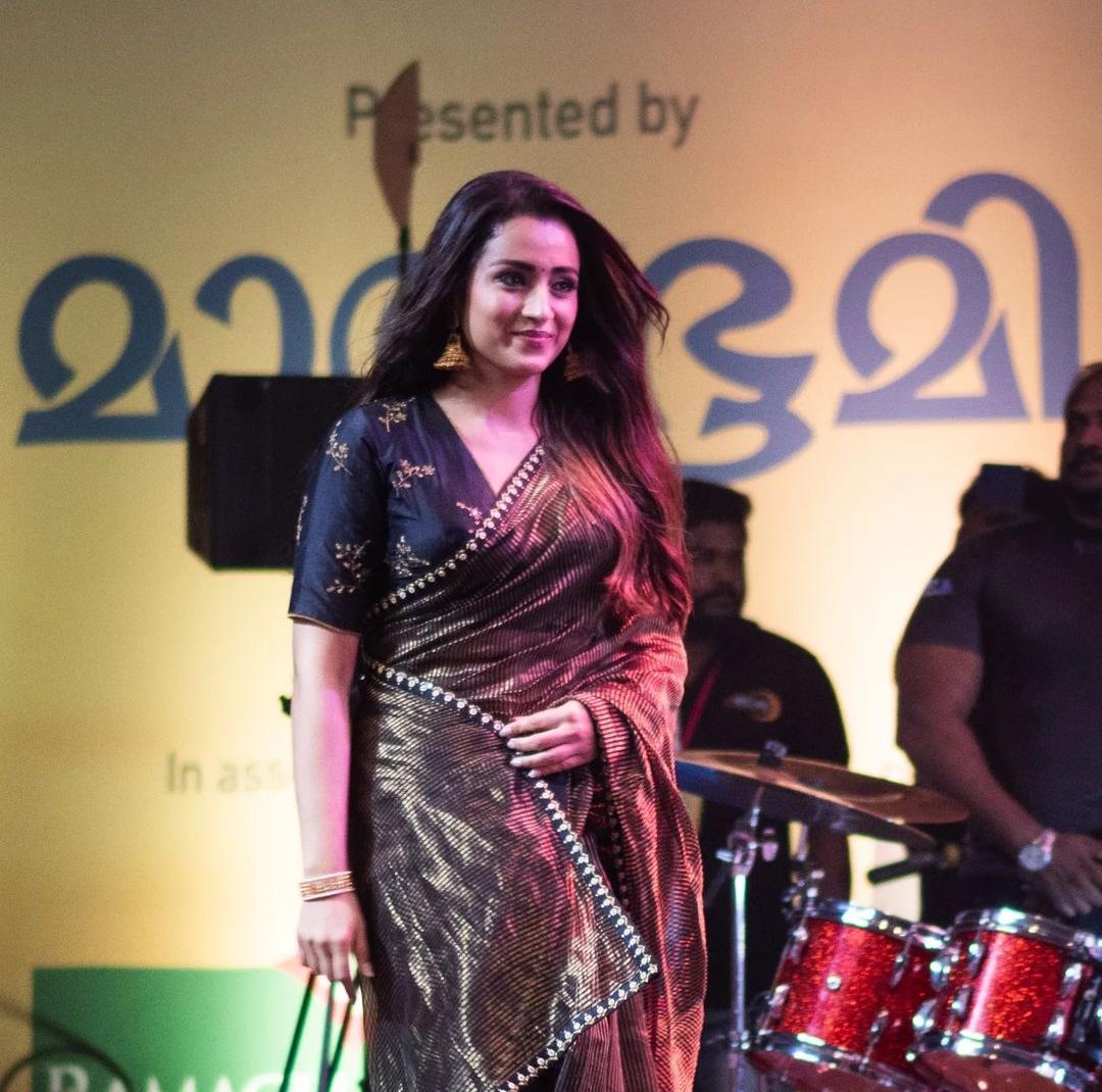 FdHJRBbaAAE_rsh?format=jpg&name=medium