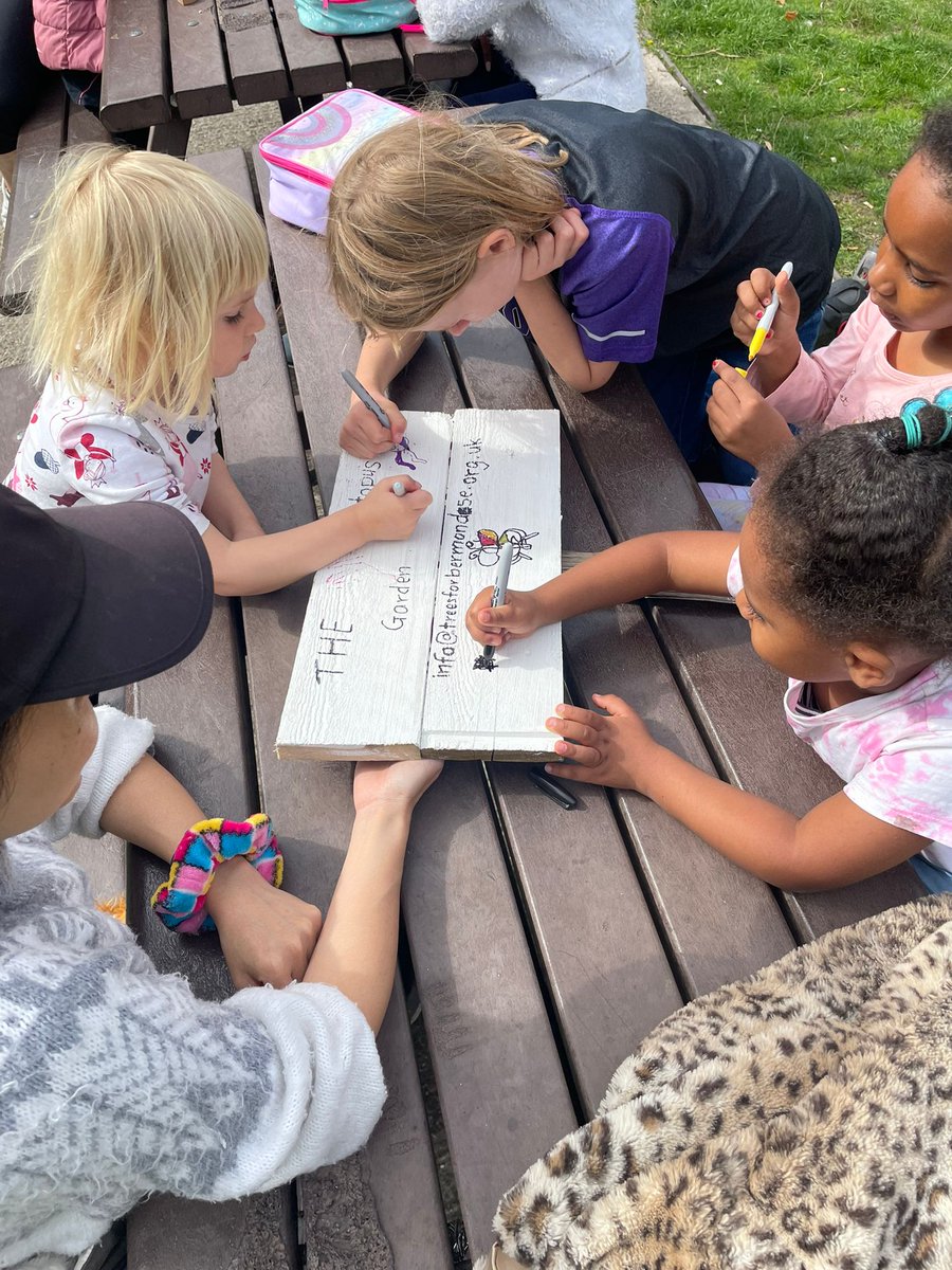 Our youngest members were busy at the week-end making signs for the #OctopusGarden. Join us from 12 on Saturday 24/09. You may be in for a surprise! Our friends, @CrolandCocoffee will be celebrating their 6th anniversary so Dunton/Lynton Rd corner will be buzzing #GrowBackGreener