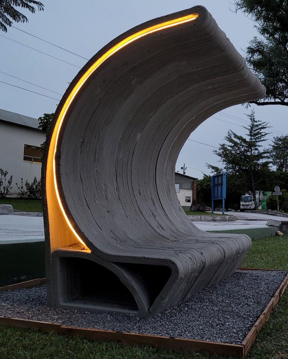 parametricarch's tweet photo. Since Manuel Ovalle started working in full-scale concrete 3D printing research at the R&amp;D Center of CEMPRO. Manuel Ovalle has designed many projects using several elements, although Ovalle's favourite amongst them has been this 3d printed concrete bench. https://t.co/5I2xJO5io4