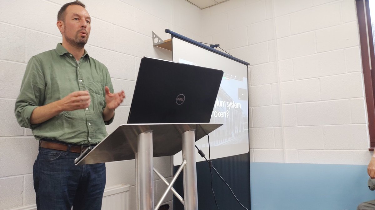 Kicking off the <a href="/_SWALA/">SWALA</a> lecture with <a href="/ColinYeo1/">Colin Yeo</a> 'is the #asylum system broken'?' with a full room in person, plus many more online. First slide 'Yes, it is. It is asylum purgatory'