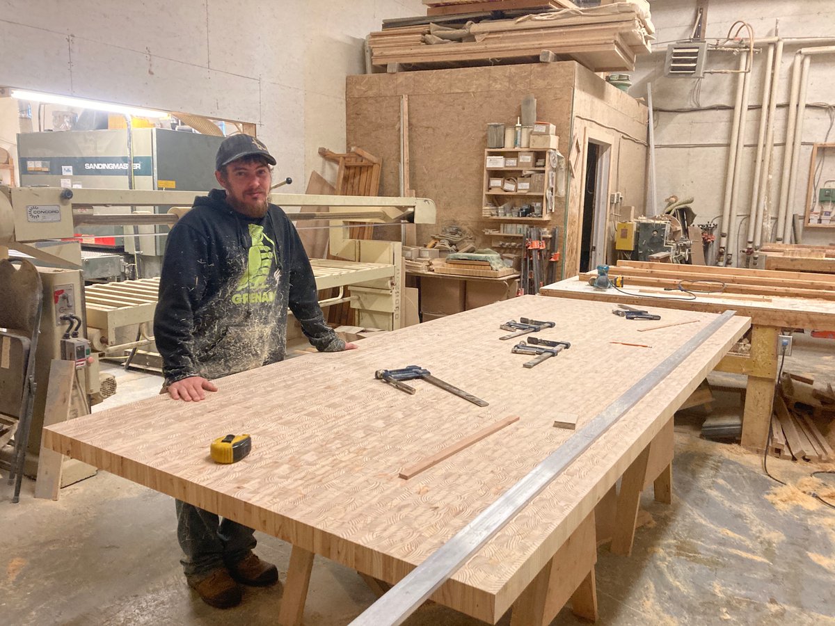 larchendgrain's tweet photo. Meet the team Tuesday. Jon is now part of the custom department. Here he is working on a very large piece. Jon has been with us almost 4 years. #custommade #lovemylarchwood #SUPPORTSMALLBUSINESS2022 #margaree #novascotialife #kitchenideas #unique https://t.co/9o1AMTOJcf