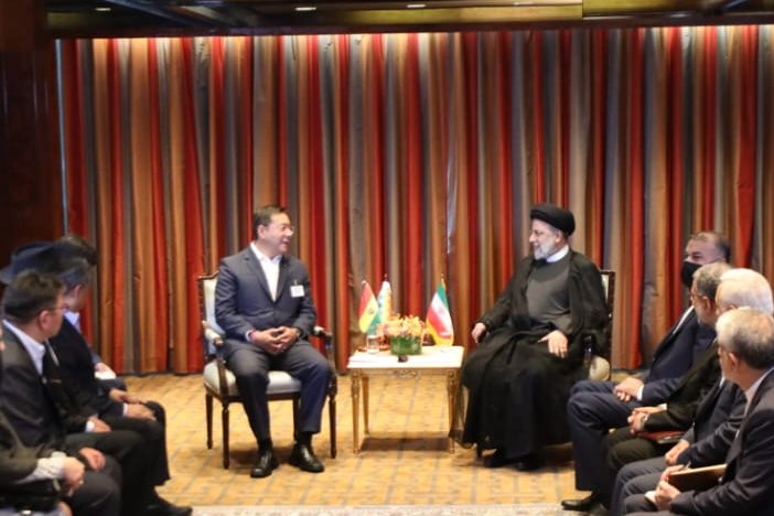 LuchoXBolivia's tweet photo. En Nueva York, #EEUU, nos reunimos con el presidente de #Irán, Ebrahim Raisi. Evaluamos el fortalecimiento del intercambio comercial en la reconstrucción pospandemia y un plan estratégico que incluye la salud, cultura, educación, agencia espacial, agro y telecomunicaciones. https://t.co/cC9uZXq0yN