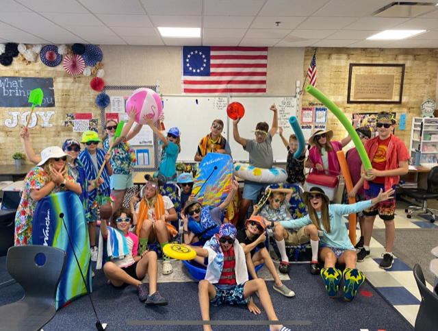 CenLeaderInMe's tweet photo. Check out the Tacky Tourists at Central! @Lebanon_Schools https://t.co/YExMYUVCts