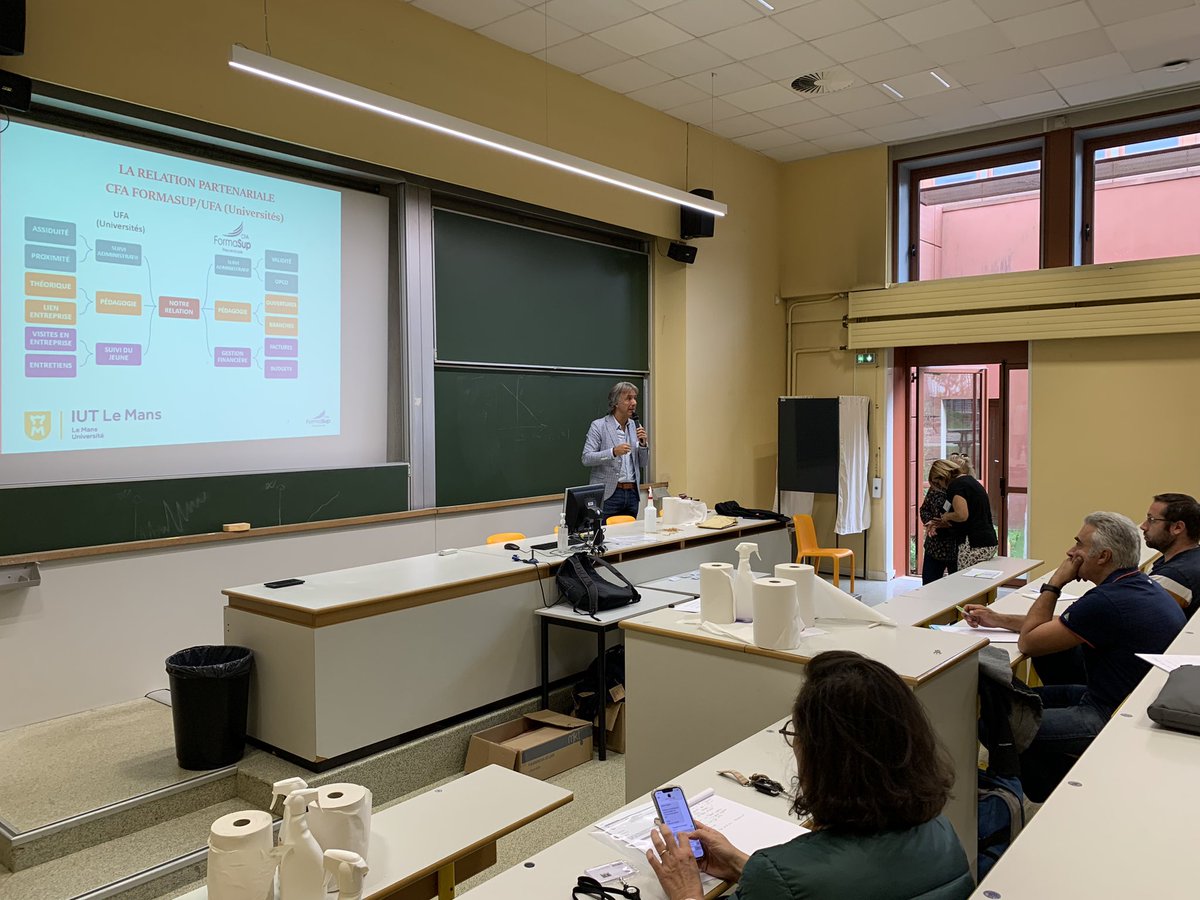 Les maîtres d'apprentissage font aussi leur rentrée à l'IUT ! Après une visite des départements, nous leur présentons l'IUT, le CFA Formasup ainsi que leur rôle auprès des apprentis en entreprise.