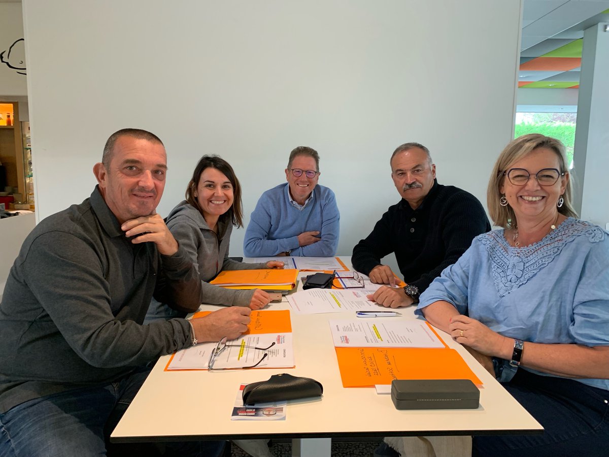 SCaperan's tweet photo. [COMMISSION SOCIALE]nous sommes réunis pour la commission sociale @MNSPF @cnspf2022   mutuelle#solidarité#pompiers https://t.co/l0LFEdy3kl