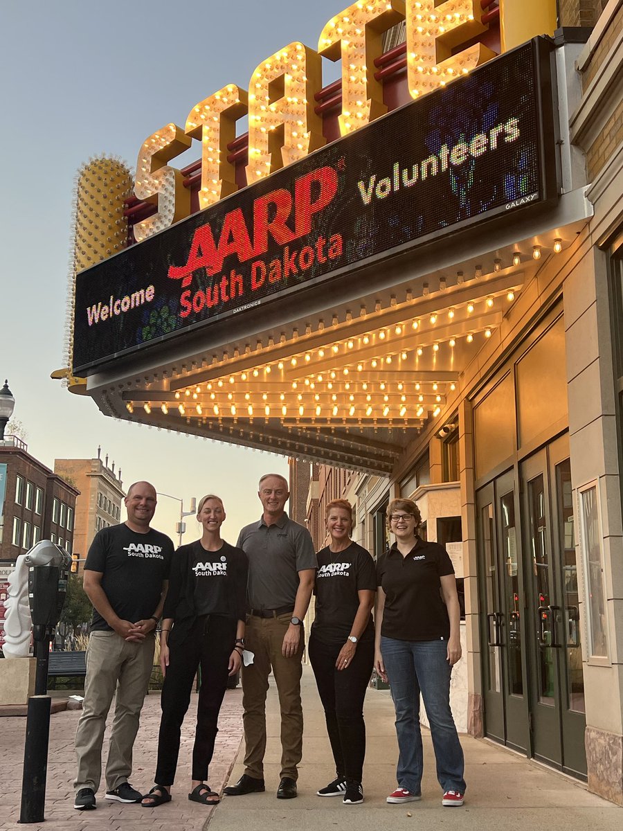 egaikowski's tweet photo. Fun night @SFStateTheatre celebrating our amazing @AARPSD volunteers in @dtsiouxfalls. So appreciate the work of my team making a huge impact for our over 100,000 AARP members in community and statewide through our volunteers! https://t.co/BtQeLQaPf6