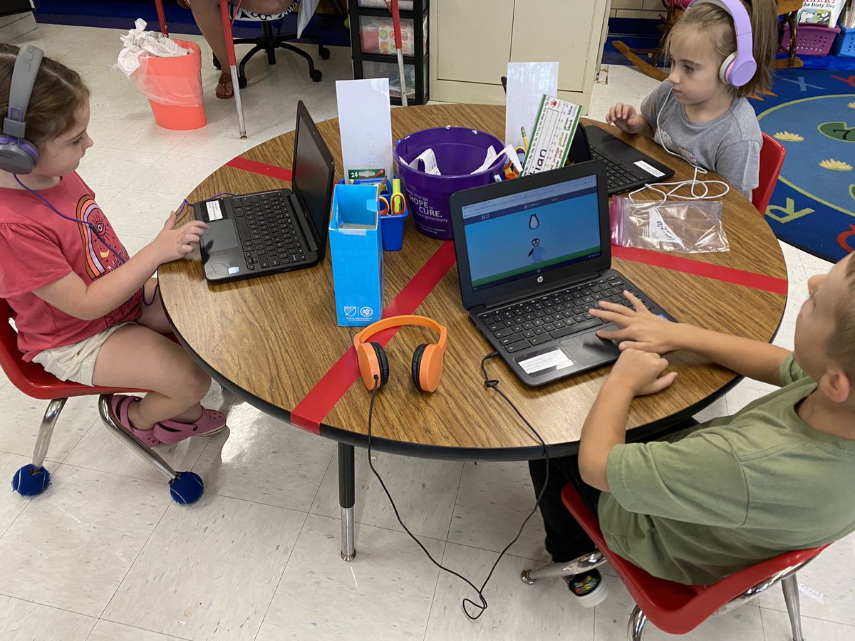 evanderscoff's tweet photo. Mrs. Ortyl’s kindergarten class is ready to track their progress with ST Math! 🎉 @Mass_STEMHub @MrsHannahBrewer @LudlowPublicSch @STMath #STMathProgress @EastStSchool https://t.co/zirpIinF3v