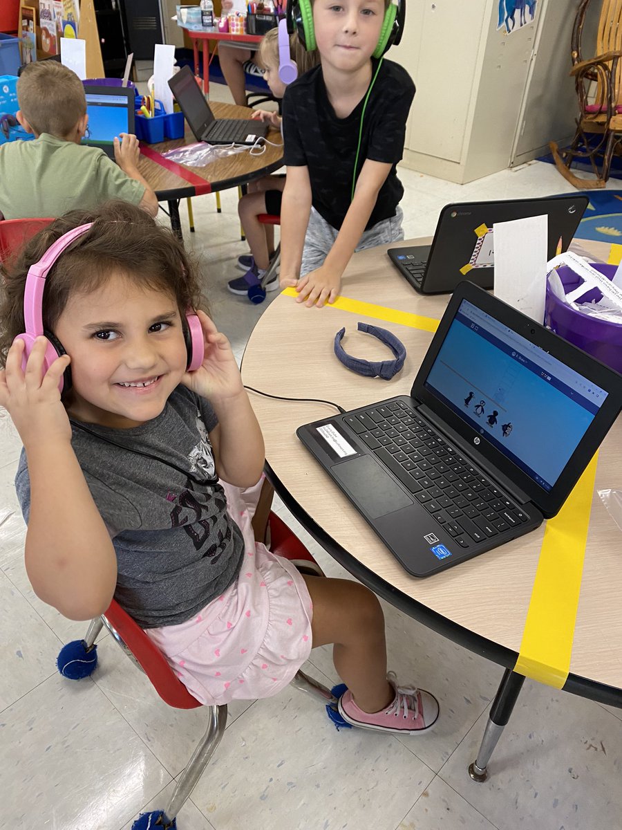evanderscoff's tweet photo. Mrs. Ortyl’s kindergarten class is ready to track their progress with ST Math! 🎉 @Mass_STEMHub @MrsHannahBrewer @LudlowPublicSch @STMath #STMathProgress @EastStSchool https://t.co/zirpIinF3v