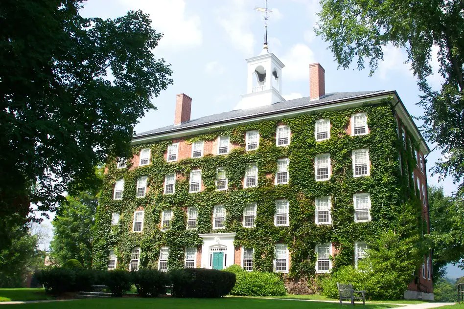 NASPAscu's tweet photo. Small College Spotlight of the week: @WilliamsCollege in Massachusetts. Visit their website to learn what innovative solutions they are applying to help with student debt, and more. https://t.co/lYRF1MUieL https://t.co/huwPIn5u8M