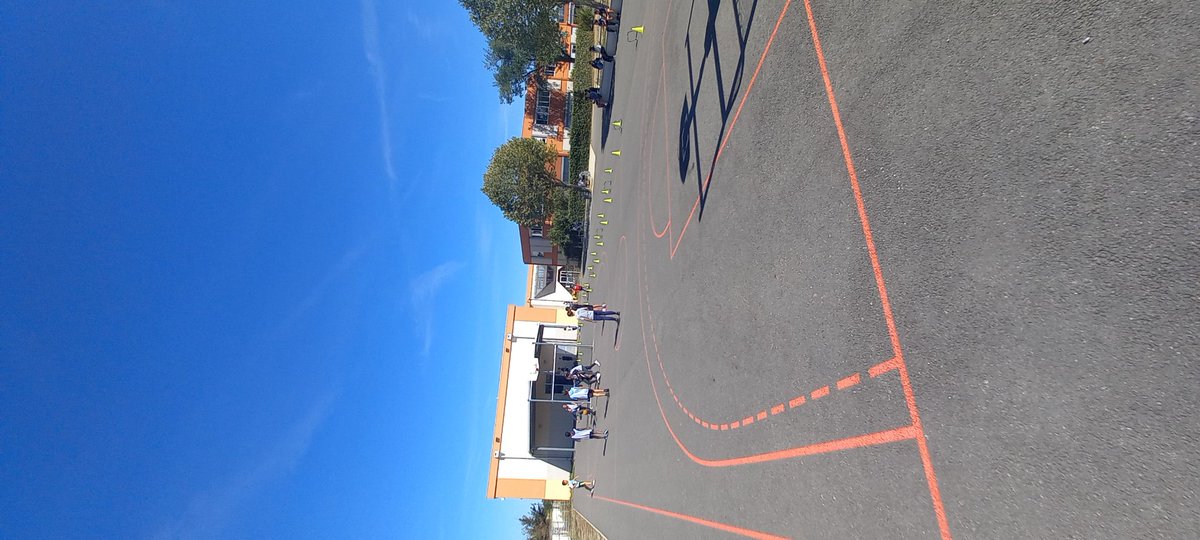 Hier nos élèves ont pu découvrir nos activités de l'AS dans la cour du collège. 
Ce fut un franc succès !! 
<a href="/CollegeLeoFerre/">Collège Léo Ferré de Saint Lys</a> <a href="/UNSSToulouse/">UNSS_TOULOUSE</a> <a href="/G24Toulouse/">G24 Toulouse</a>