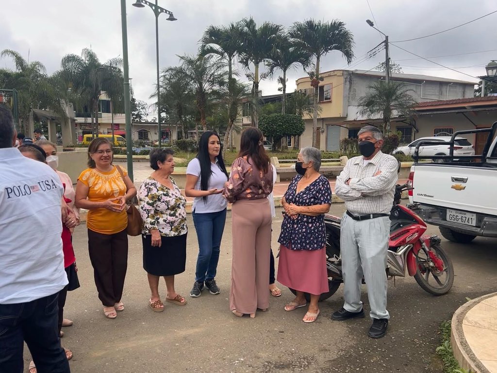JohanaGranda84's tweet photo. En cada rincón de nuestra provincia se escucha #RC5 #plan77 porque #JuntosCambiaremosLaHistoria con @CavoZambrano #elprefectodecorrea
Gracias por el recibimiento Torata. https://t.co/BRumEKRpo9