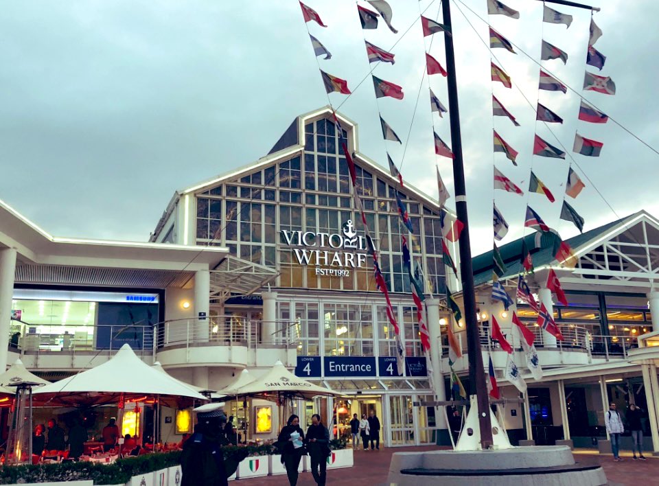 gita_mathew's tweet photo. Beautiful Cape Town! Good to be back♥️🇿🇦
#AtlanticShore
#TableMountain
#WaterFront
#CapeWheel https://t.co/NLf313OmCZ
