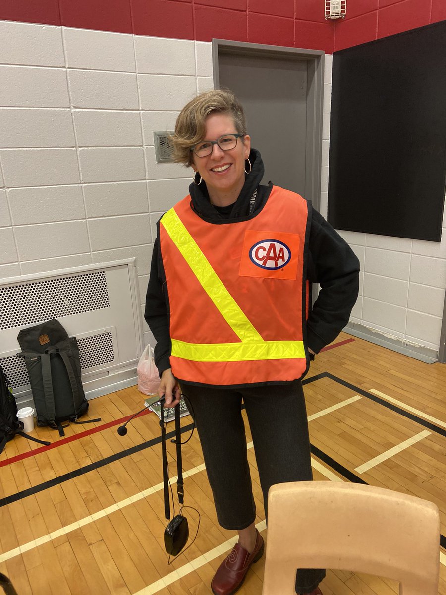 uOttawaUrban's tweet photo. The UCC is grateful today for an incredible equity workshop! Thanks to all @HawthornePS for sharing their space &amp; to our new UCC prof @geordiewalker principal @kristinkopra and UCC alumni @karenreyburn for sharing their stories of learning @MsLisaHowell @lradford4 @shariorders https://t.co/Y0O8wclK9y