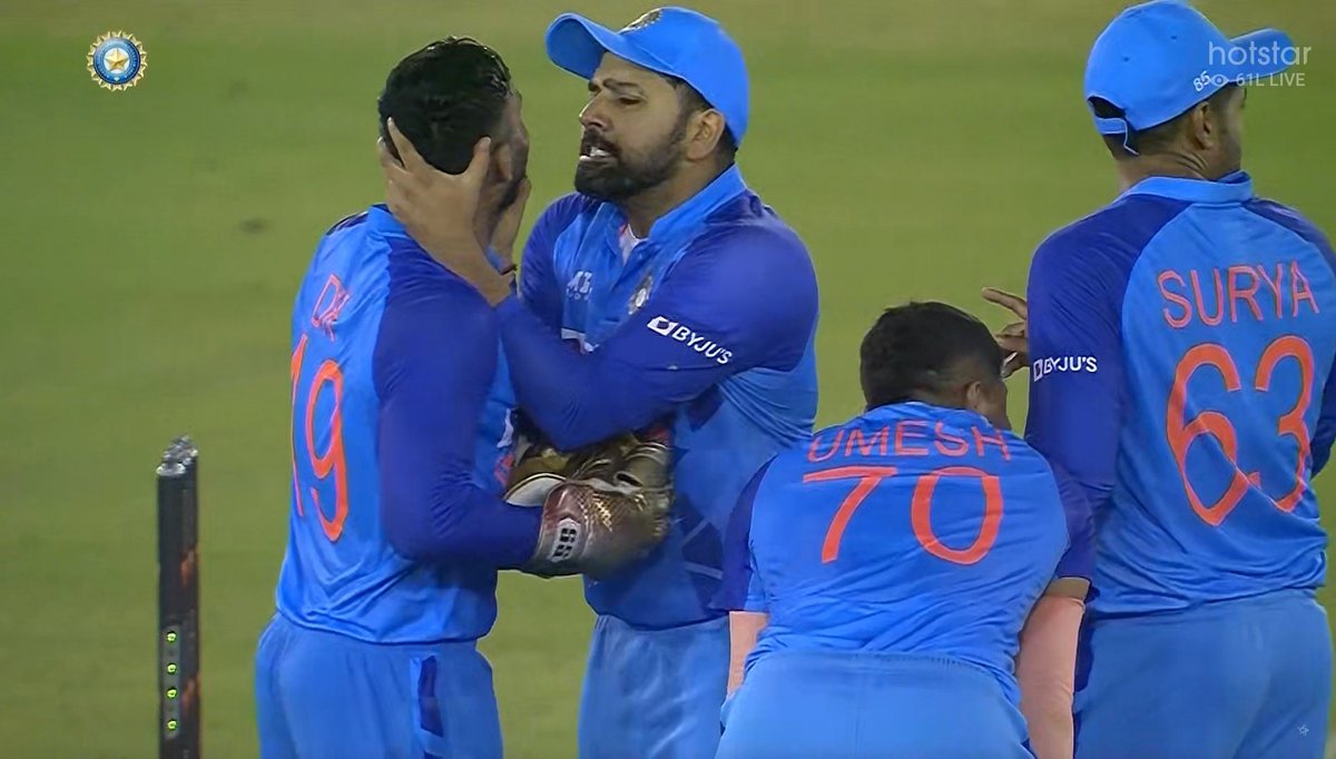 aradhy50's tweet photo. Upcoming YouTube thumbnail 😶😶
#IndiavsAustralia #RohitSharma #DineshKarthik https://t.co/voIgnQ1rou
