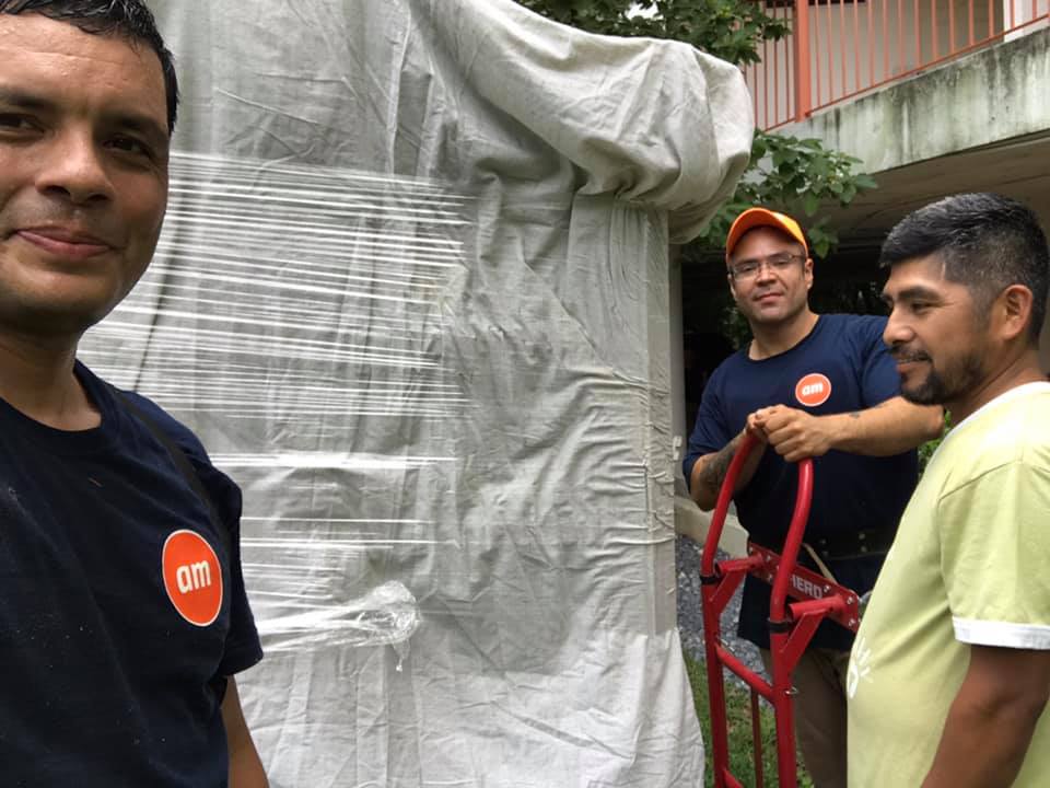 movinglaborers's tweet photo. 1 Heavy Wooden buffet, 5 floors, no elevator 💦
Ayudantes de Mudanzas in Monterrey, NL.
#movers #laborshare #monterrey #NuevoLeon https://t.co/vkd4rCpCgF